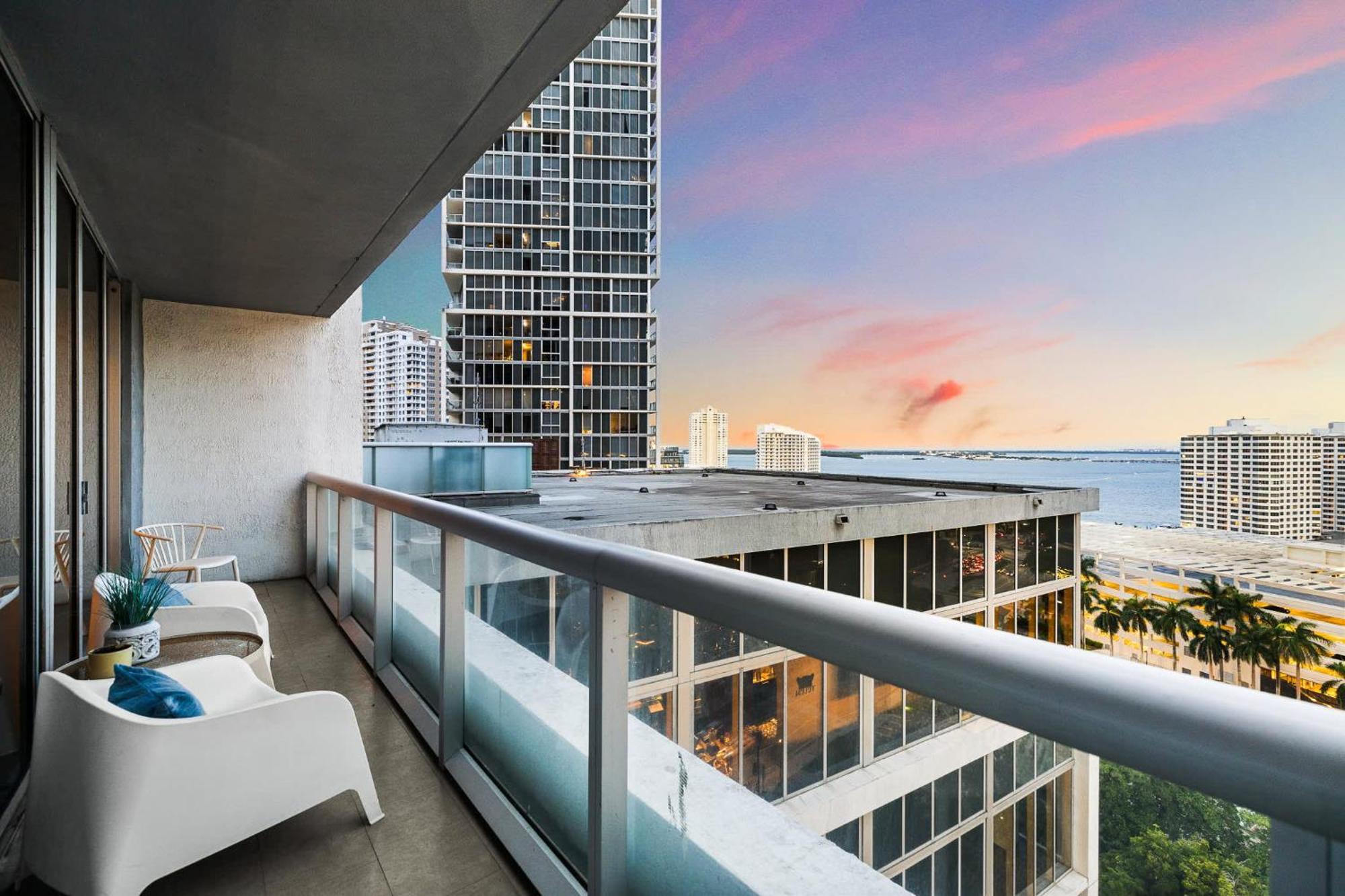 Downtown Brickell- Free Pool -gym- * Miami