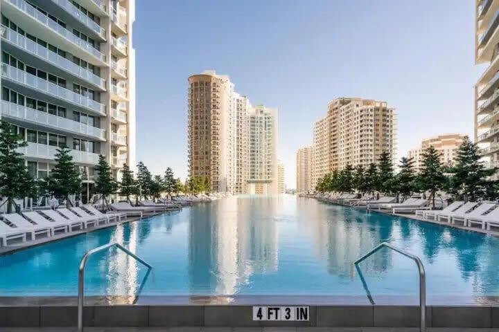Downtown Brickell- Free Pool -gym- Apartment Miami