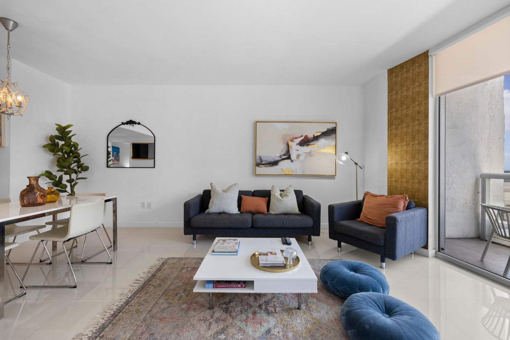 Downtown Brickell- Free Pool -gym- Apartment