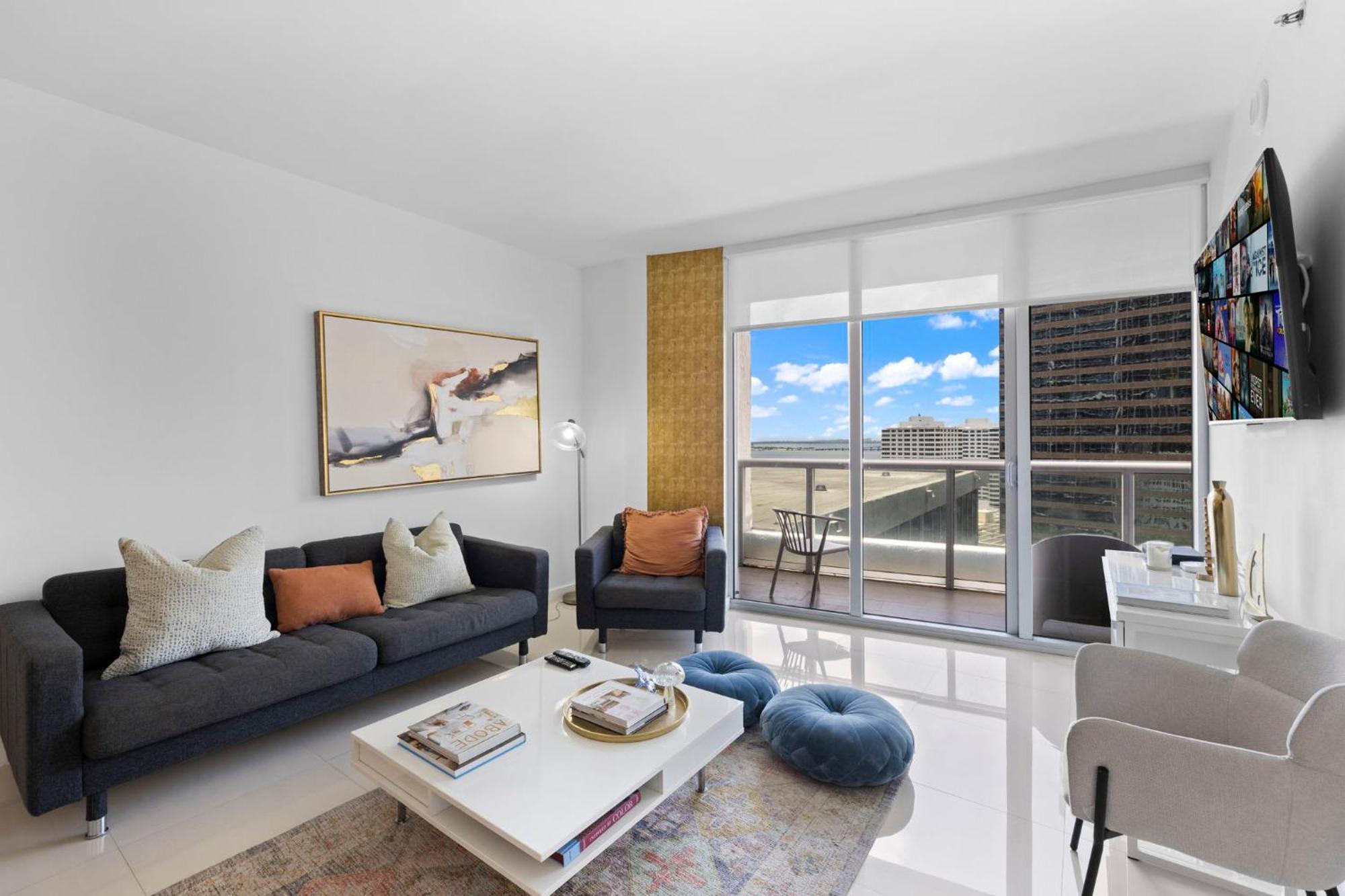 Downtown Brickell- Free Pool -gym- Apartment Miami