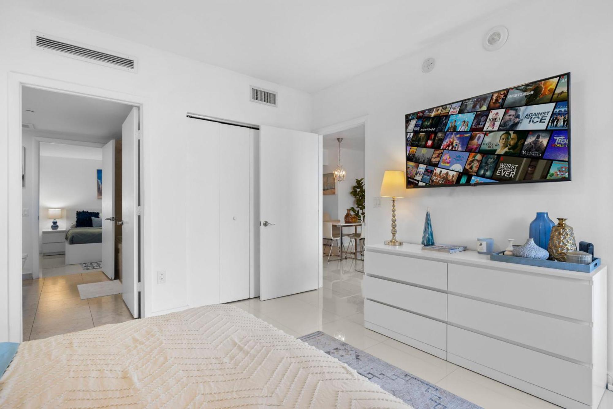 Downtown Brickell- Free Pool -gym- Apartment Miami