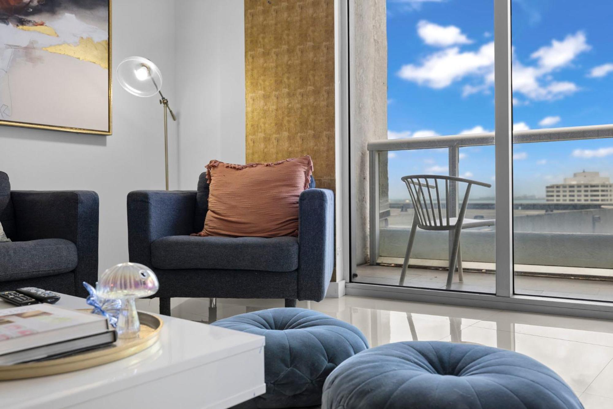 Downtown Brickell- Free Pool -gym- Apartment *