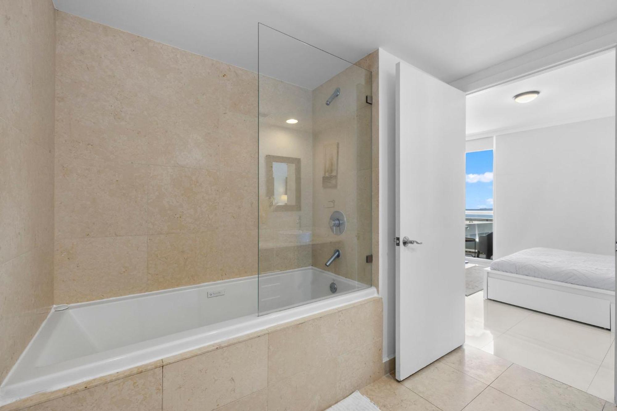 Downtown Brickell- Free Pool -gym- * Miami