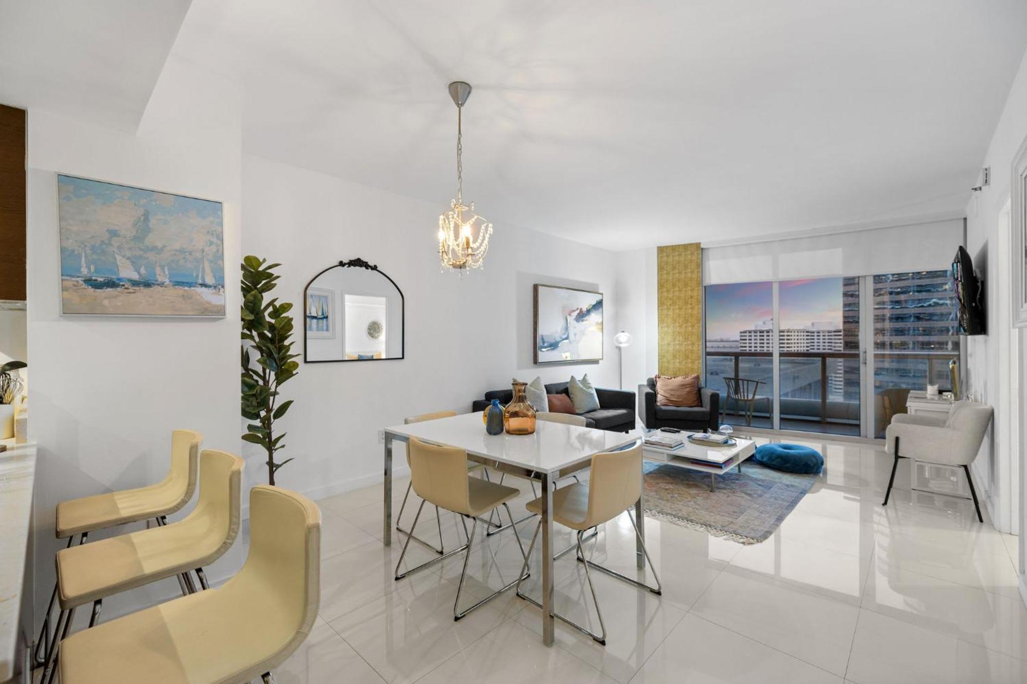 Downtown Brickell- Free Pool -gym- Miami